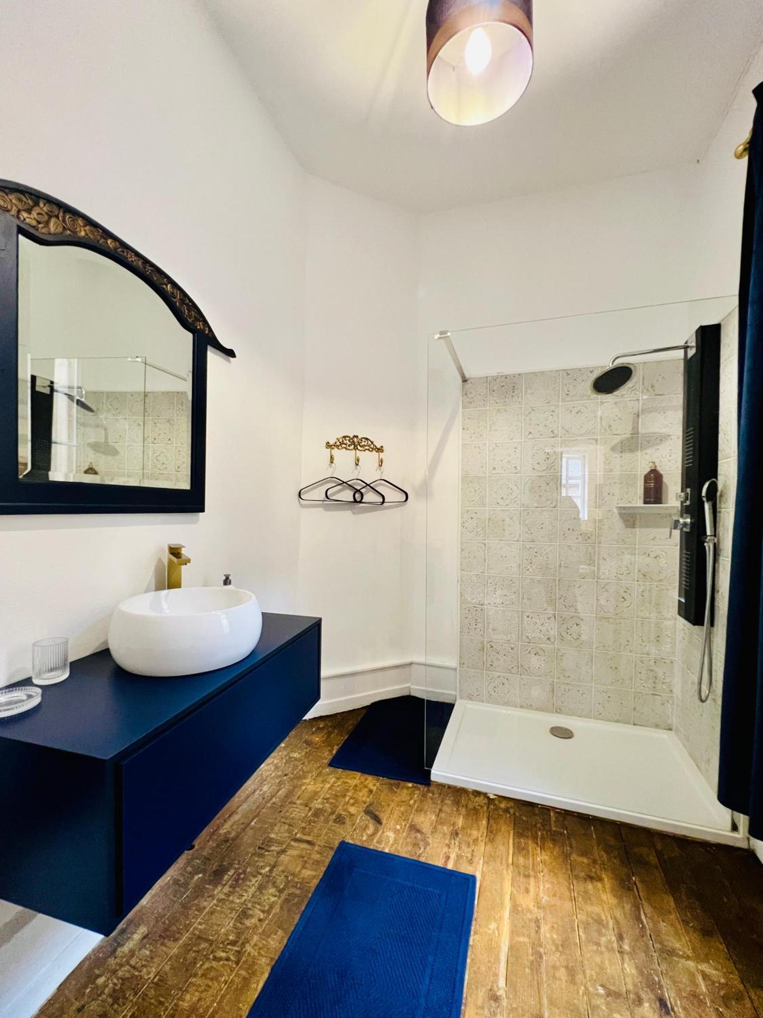 La Suite De Notre Dame Au Pied Du Chateau Fort Sedan Bagian luar foto